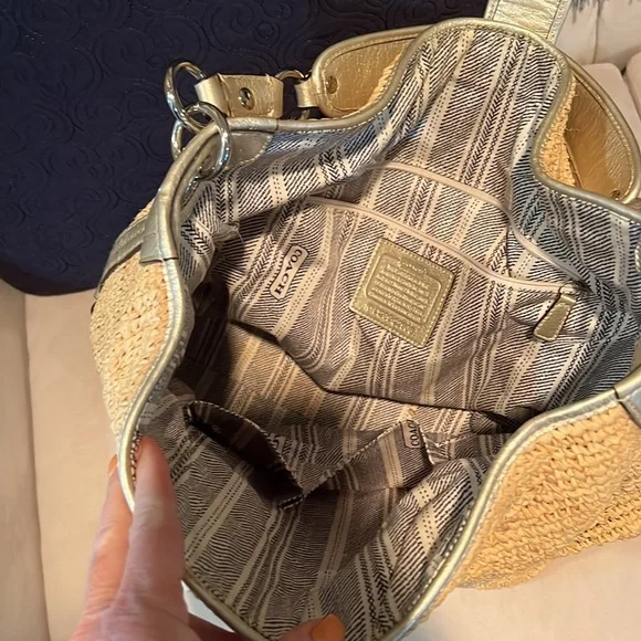 COACH Woven Hobo - Picture 4 of 8